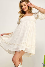 Load image into Gallery viewer, Evelyn Textured Peasant Sleeve Dress