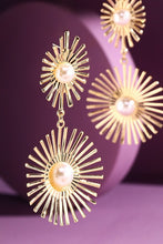 Load image into Gallery viewer, Starla Earrings in Gold
