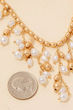 Load image into Gallery viewer, Cluster Pearl Chunky Necklace

