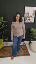 Load image into Gallery viewer, Gwen Trouser Flares | Petite Length
