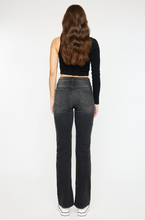 Load image into Gallery viewer, Thea Straight Jeans
