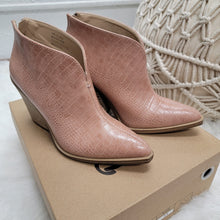 Load image into Gallery viewer, Textured Blush Ankle Booties
