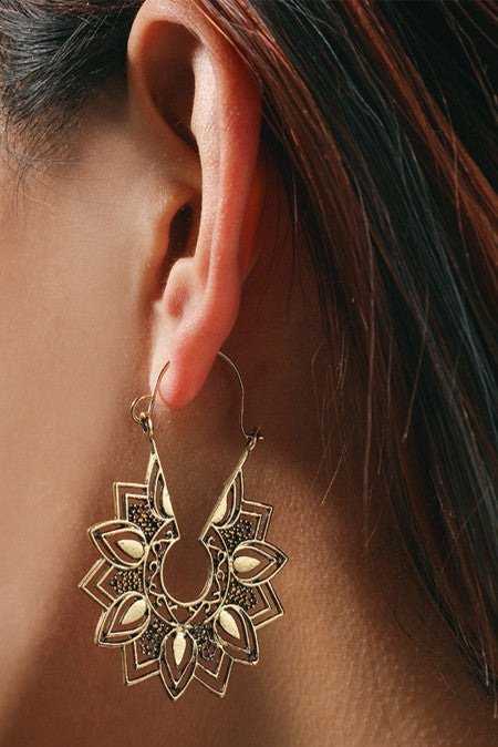 Casual Sunburst Earrings - Gold
